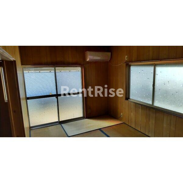 高屋町旭210・211借家の居間・リビング