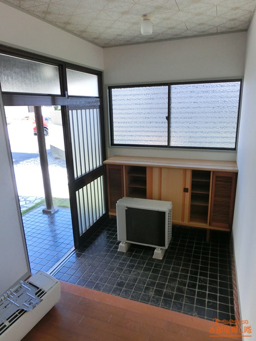 久留米市津福本町の一戸建ての玄関