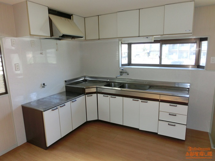 久留米市津福本町の一戸建てのキッチン