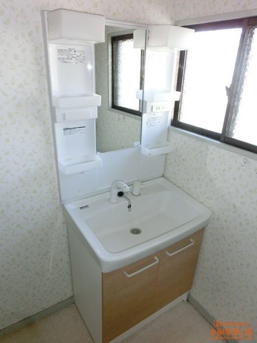 久留米市津福本町の一戸建ての独立洗面台