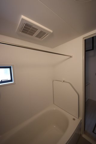 【浴室】 | 《仲介手数料無料》南区大字広ヶ谷戸557-9(R号棟)新築一戸建 | 撮影日 3025年6月2日 16:00 晴れ