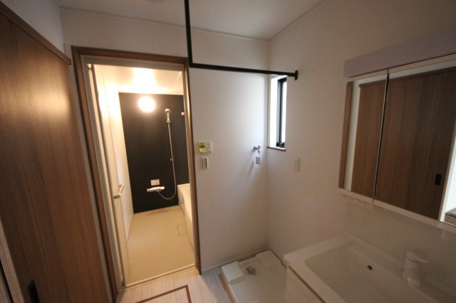 【ランドリースペース】 | 《仲介手数料無料》南区大字広ヶ谷戸557-9(R号棟)新築一戸建 | 撮影日 3025年6月2日 16:00 晴れ