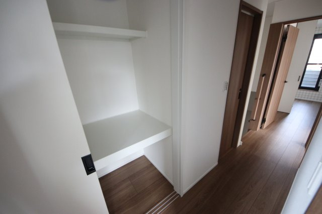 【収納】 | 《仲介手数料無料》南区大字広ヶ谷戸557-9(R号棟)新築一戸建 | 撮影日 3025年6月2日 16:00 晴れ