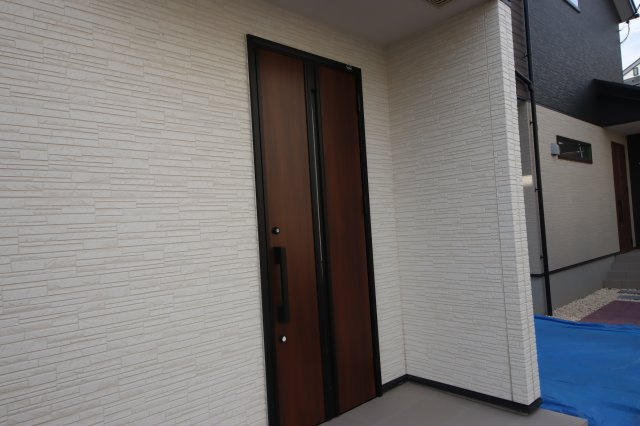 【玄関】 | 《仲介手数料無料》南区大字広ヶ谷戸557-9(R号棟)新築一戸建 | 撮影日 3025年6月2日 16:00 晴れ