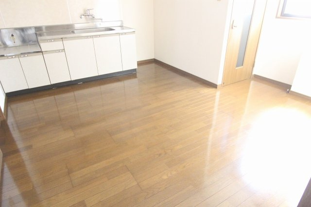 下野市小金井のアパートの居間・リビング