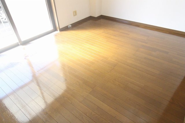 下野市小金井のアパートの洋室|南側洋室