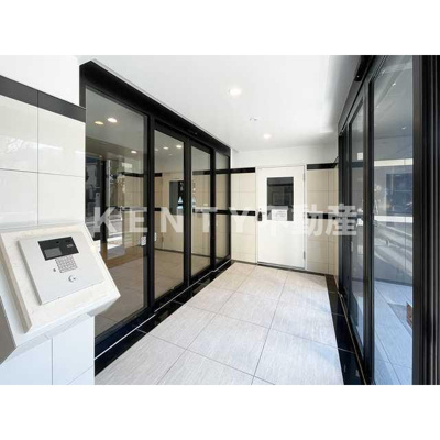 【ロビー】 | ドゥーエ大鳥居ＷＥＳＴ | ゆとりのあるロビーです