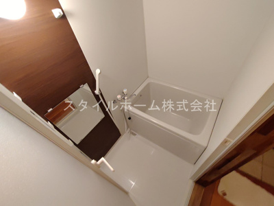 【浴室】 | セザンヌ福江 | 別部屋写真です。