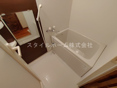 【浴室】 | セザンヌ福江 | 別部屋写真です。