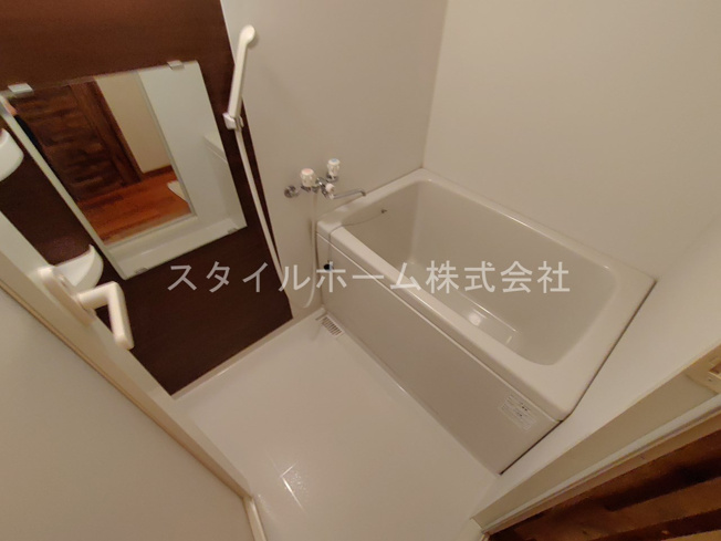 【浴室】 | セザンヌ福江 | 別部屋写真です。