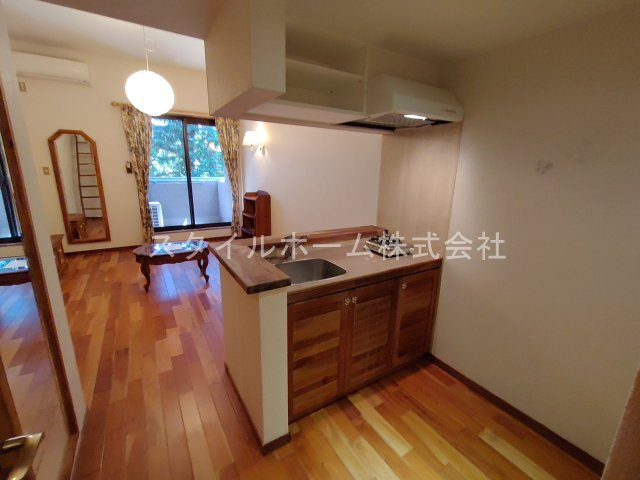 【内装】 | セザンヌ福江 | 別部屋写真です。