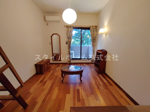 【居間・リビング】 | セザンヌ福江 | 別部屋写真です。