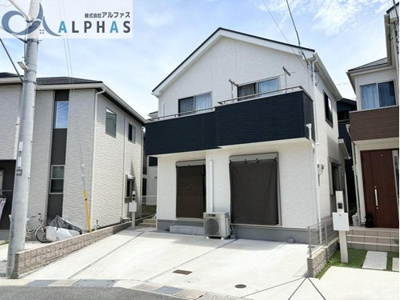 【外観】 | 明石市大久保町松陰　築浅一戸建て | 2020年12月築の築浅一戸建て♪
南西向きの為、陽当たり通風良好♪