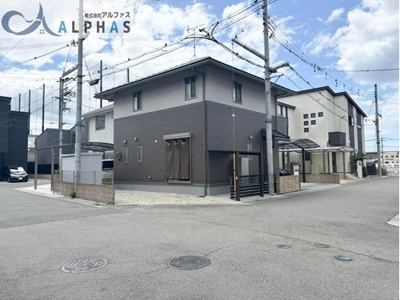 【前面道路含む現地写真】 | 加古川市尾上町安田　築浅一戸建て | 角地の為、陽当たり通風良好♪
前面道路幅員6ｍ以上の為、駐車がしやすいです♪