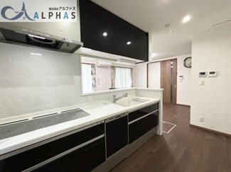 【キッチン】 | 加古川市尾上町安田　築浅一戸建て | 火を使わないIHクッキングヒーターでお子様にも安心です♪