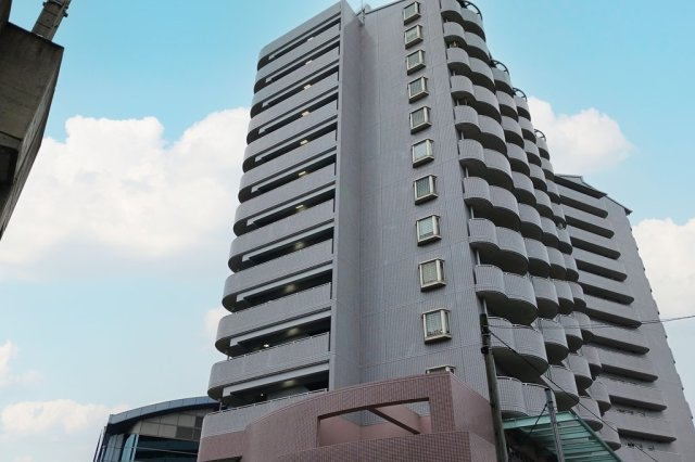 シャンテ川西　3号棟の外観