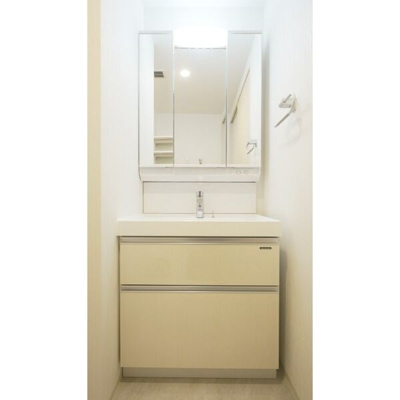 【独立洗面台】 | プレジオ阿波座 | 収納力も抜群の独立洗面台です
