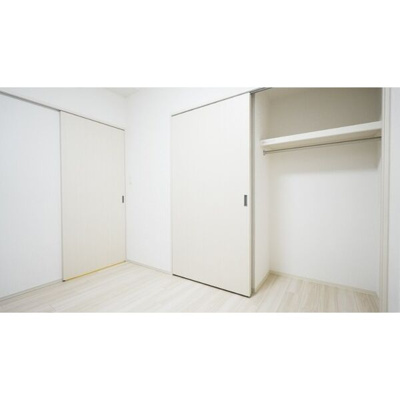 【収納】 | プレジオ阿波座 | 洋室のクローゼットです
