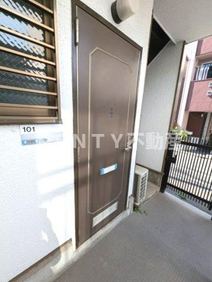 【玄関】 | キャッスル | 収納もある玄関です