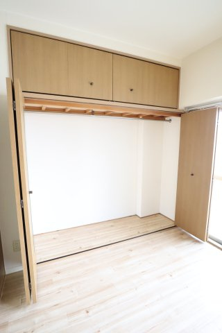 大阪市城東区今福西４丁目の賃貸マンションの収納