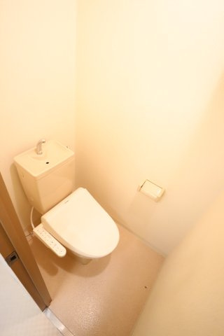 大阪市城東区今福西４丁目の賃貸マンションのトイレ