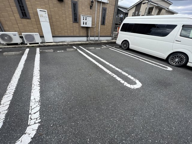 サンビレッジ瑞景 E棟の駐車場