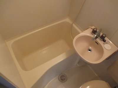 【浴室】 | ベルメゾン豊新２ | 一日の疲れを癒すお風呂です