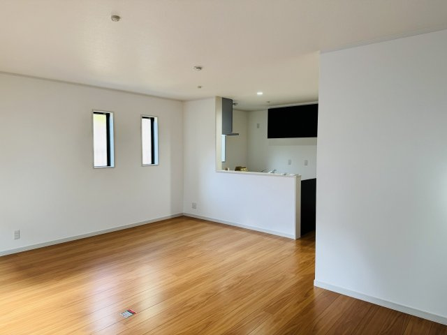八王子市　元八王子町　新築一戸建て　６期の内装|～20.0帖の明るいLDKで、家族団欒の時間をお過ごしいただけます～