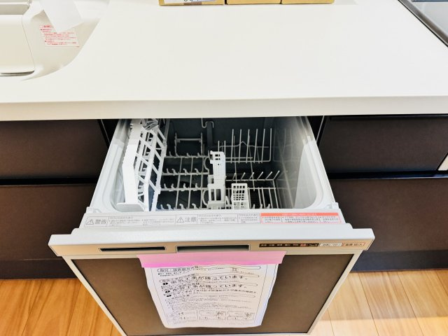 八王子市　元八王子町　新築一戸建て　６期のキッチン|～食洗機付き　食事後の食器洗いはお任せ、家族でゆっくりとくつろげます～