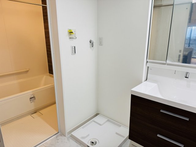 八王子市　元八王子町　新築一戸建て　６期の脱衣所|～脱衣所には洗濯パン設置済～