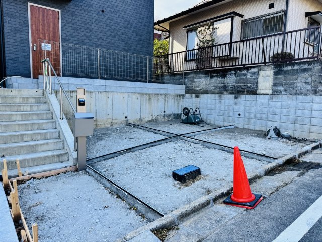 八王子市　元八王子町　新築一戸建て　６期の駐車場|～2台駐車可能なカースペース付き～