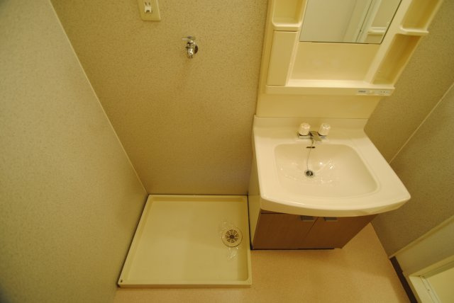 グリーンタウン津留崎の独立洗面台|内装イメージ：同物件別室