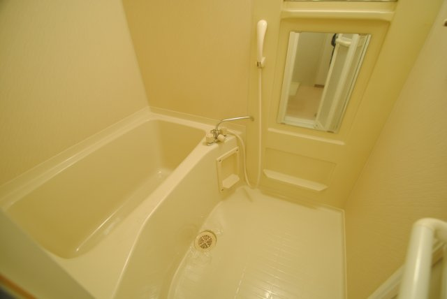 グリーンタウン津留崎の浴室|内装イメージ：同物件別室