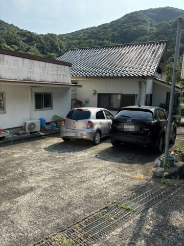 日高郡由良町戸津井・中古戸建・54601の駐車場