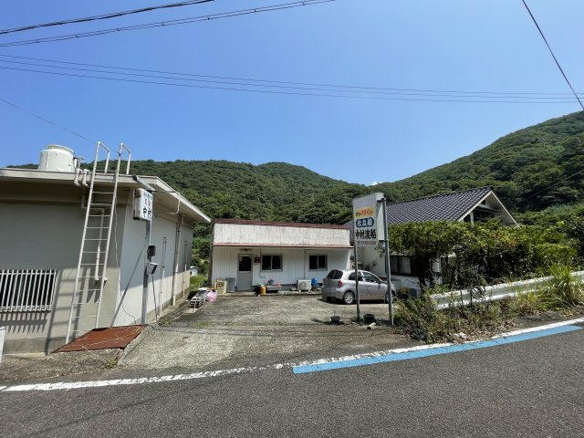 日高郡由良町戸津井・中古戸建・54601の前面道路含む現地写真