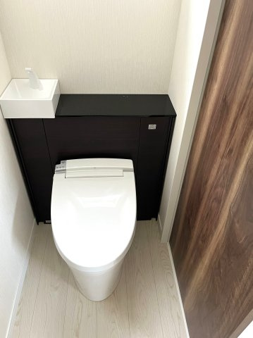 金光町佐方戸建てのトイレ