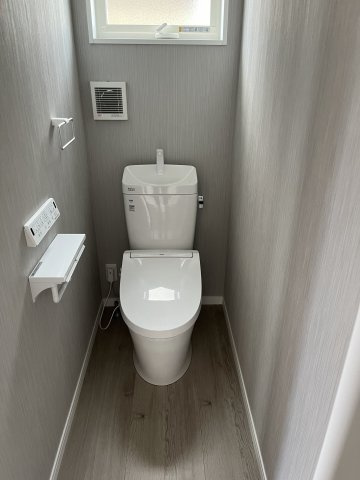 金光町佐方戸建てのトイレ