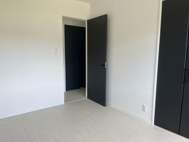 金光町佐方戸建ての洋室