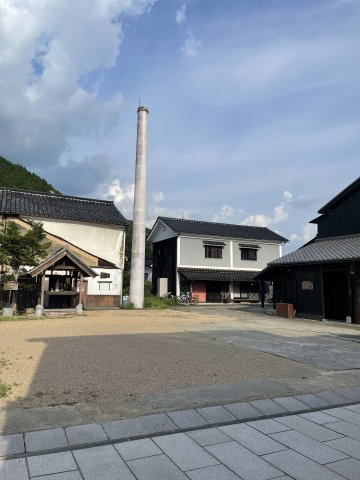 三次町家貸テナントの駐車場