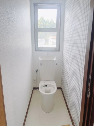 【中古戸建】渋川市中郷のトイレ|トイレ