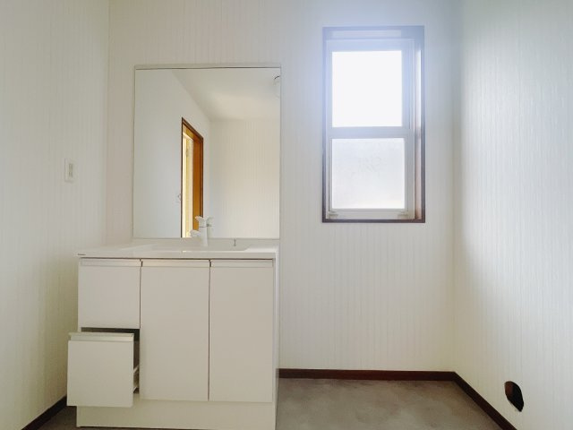 【中古戸建】渋川市中郷の独立洗面台|洗面所