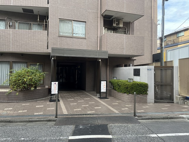 コスモ向島のエントランス