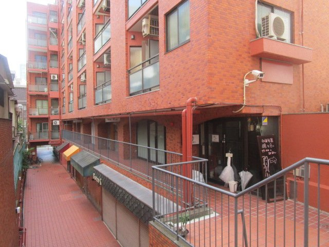 港区赤坂６丁目の店舗の外観