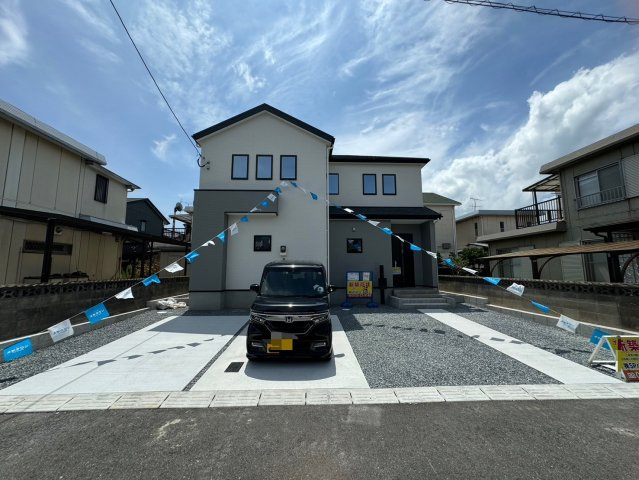 ーBloomーブルームー小倉南区山手1丁目2期　【小倉南区　新築戸建て】の外観|シンプル飽きのこない デザインが特徴の外観です♪　　【小倉南区　新築戸建て】