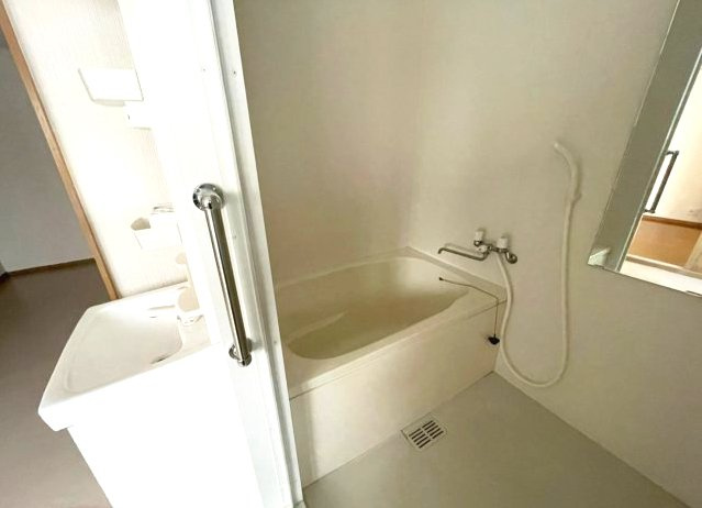 栗田マンションの浴室|イメージとして同建物他部屋を表示しています