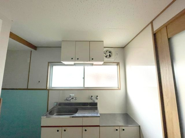 栗田マンションのキッチン|イメージとして同建物他部屋を表示しています