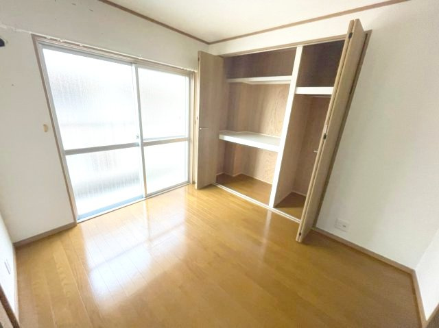 栗田マンションの洋室|イメージとして同建物他部屋を表示しています