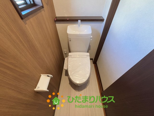 ワイウッドコート古河市茶屋新田第１期　新築一戸建て　12のトイレ|2階にもトイレあります！
