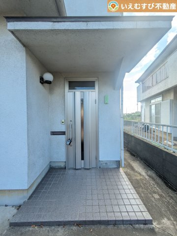 深谷市新戒　中古戸建のエントランス
