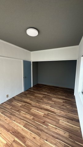 半田市横川町戸建ての洋室